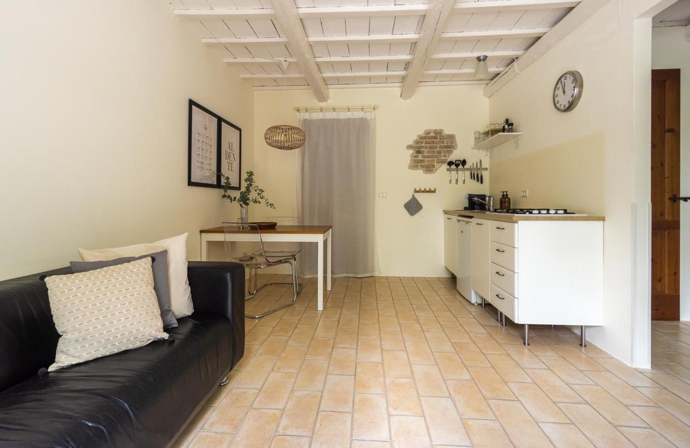 Rosa Nel Pozzo Apartments And B&B San Pietro  Exterior foto