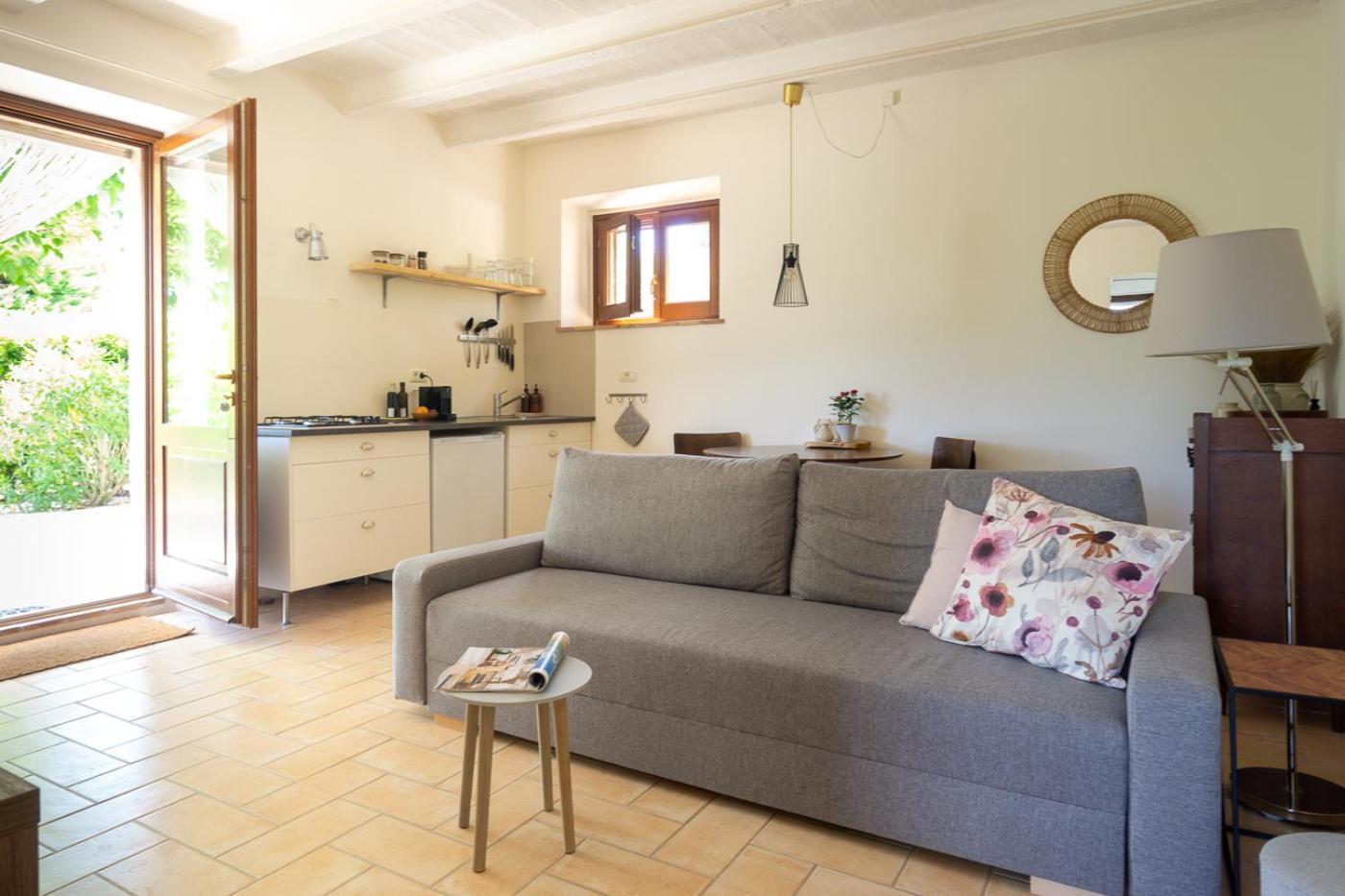 Rosa Nel Pozzo Apartments And B&B San Pietro  Exterior foto