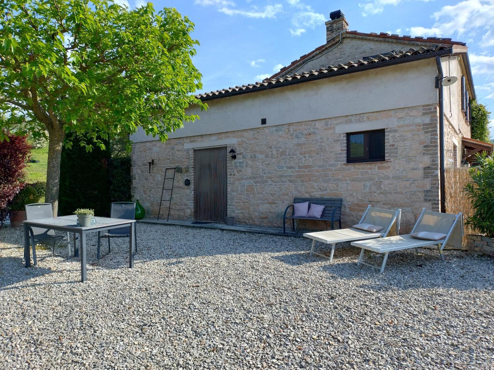 Rosa Nel Pozzo Apartments And B&B San Pietro  Exterior foto