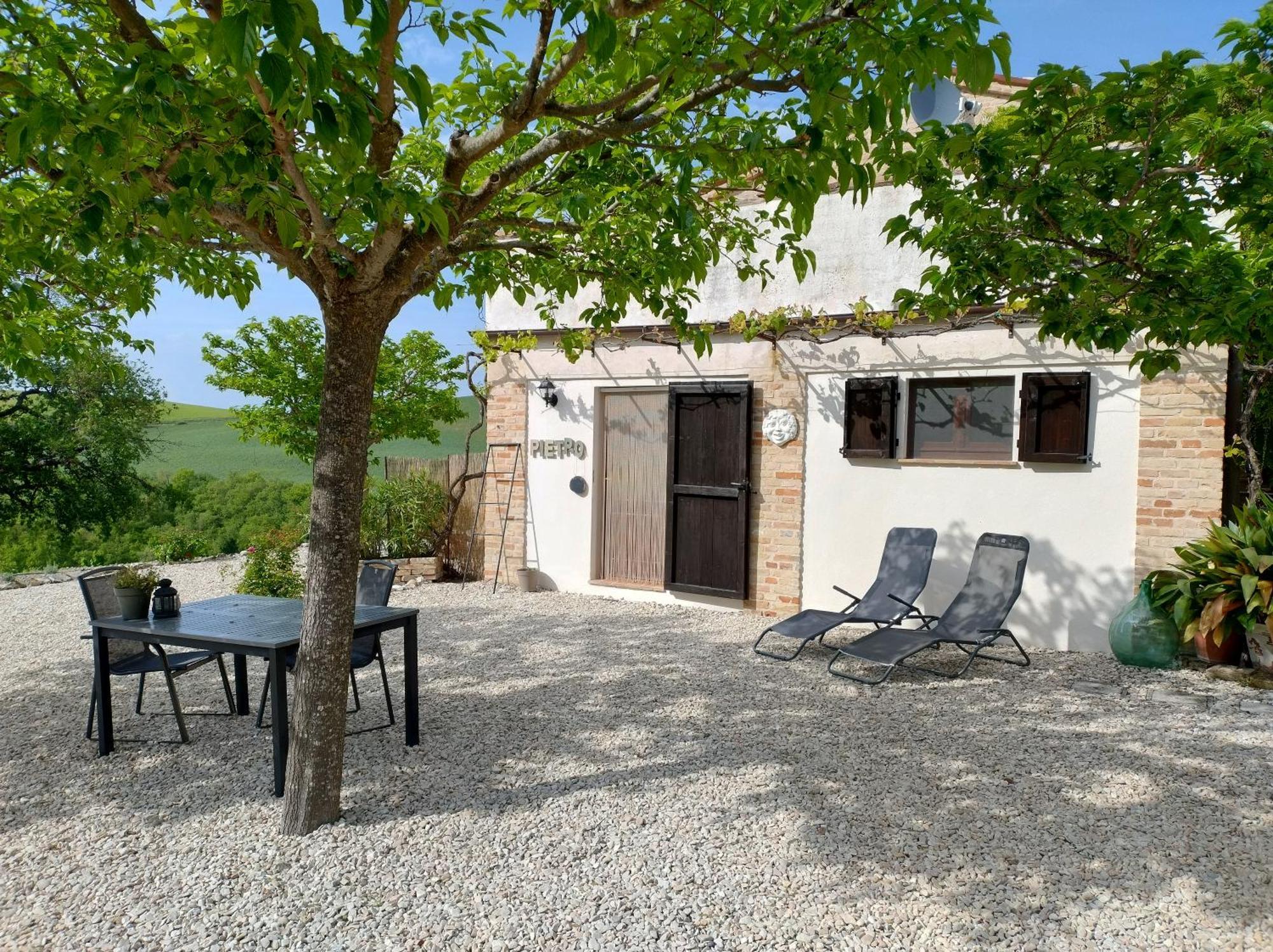 Rosa Nel Pozzo Apartments And B&B San Pietro  Exterior foto